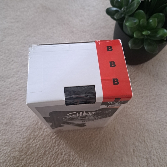Silks 3 Pack Blackout Tights New! - Picture 3 of 7